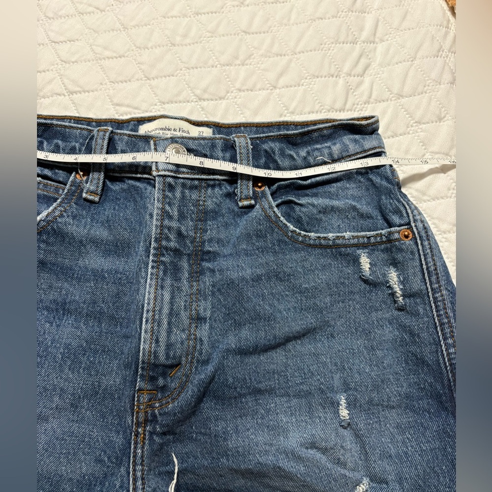 Abercrombie & Fitch Ultra High Rise Mom Shorts Denim - Picture 3 of 6